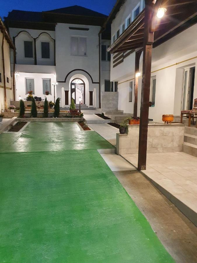 Casa Musceleana Hotel Câmpulung Bagian luar foto