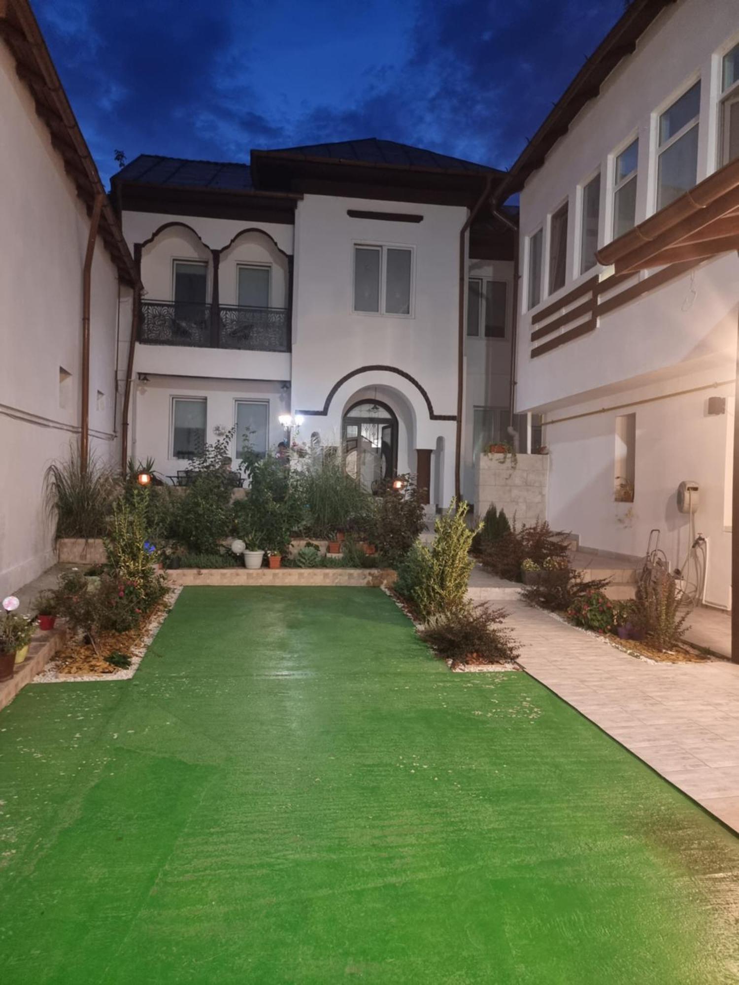 Casa Musceleana Hotel Câmpulung Bagian luar foto
