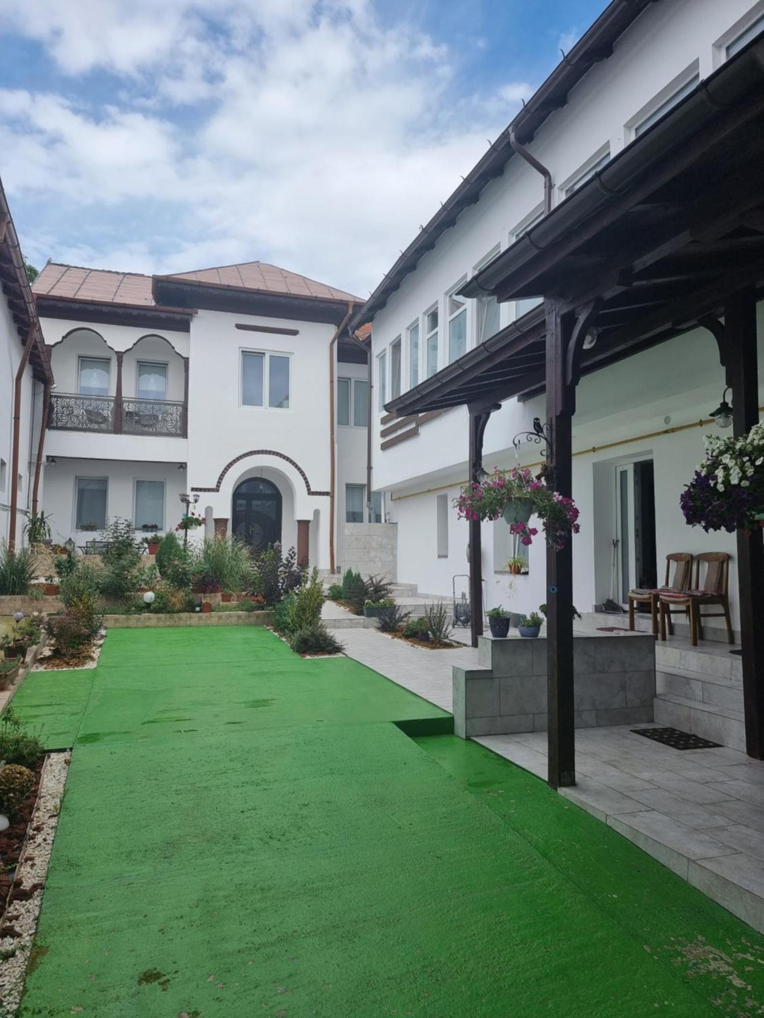 Casa Musceleana Hotel Câmpulung Bagian luar foto